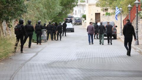 Кървава вендета на о. Крит: Най-малко трима загинали и поне 10 ранени след стрелба