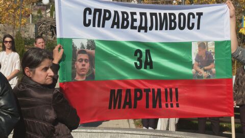 Протести в името на жертвите на катастрофи: Гняв, сълзи и призиви за справедливост