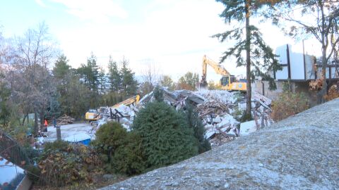 Събарят &quot;Боянските сараи&quot; на Ахмед Доган (ВИДЕО)