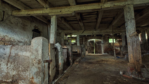 Жестокото убийство във ферма до Пловдив: 30-годишен преби до смърт кравар, след това е спал в съседна до трупа стая