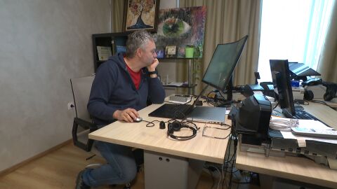 "Давам едни пари повече, а не получавам нищо в замяна": Ще бъдат ли "изядени" заплатите ни?