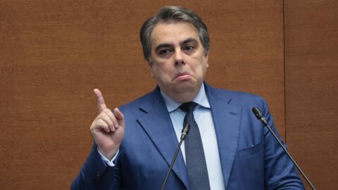 Асен Василев: Нито едно правителство досега не си е позволявало такъв рекет и удар върху българите