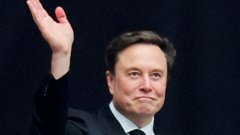 Илон Мъск: Бюрокрацията на ЕС бавно задушава Европа до смърт