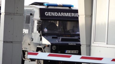 Служителите на рафинерията в Бургас се притесняват основно за работните си места