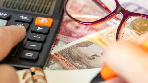 На прага на еврото: България с най-ниски заплати в ЕС, близо 2,5 пъти под средното