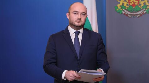 Георгиев: Български банки може да спрат плащания към „Лукойл“