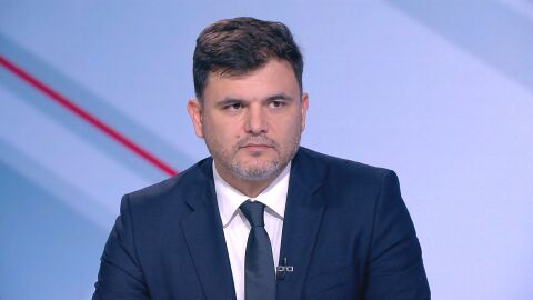 Иконимист: Незаетите щатни бройки в администрацията „хранят“ бонусите на работещите