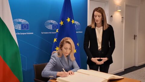 Среща Назарян-Мецола: Разговор по време на парламентарен форум в Брюксел 