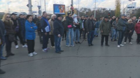 Протест срещу новите правила за паркиране в София блокира моста „Чавдар“