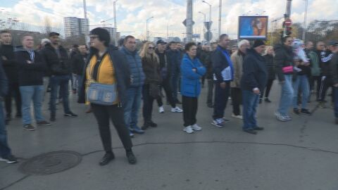Протест срещу новите правила за паркиране в София блокира моста „Чавдар“
