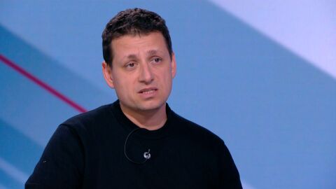 Никола Рахнев трогнат от репортаж на bTV: Раздава тонове мандарини на възрастни хора 