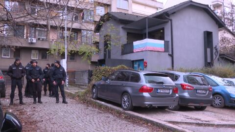 Къщата на Ивелин Михайлов - отцепена, цялото село с. Неофит Рилски - под полицейска блокада 