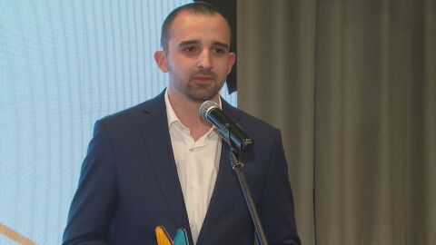 Отличие за bTV: Стефан Борисов с приз от Асоциацията за производство и търговия с енергия