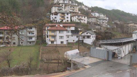 Убитият мъж в Мадан - син на местен бизнесмен. Изпращал настойчиво съобщения на обвързана жена