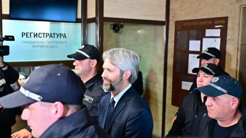 За два часа: Дарителска кампания събра близо половината от необходимите 200 000 лева за гаранцията на Благомир Коцев