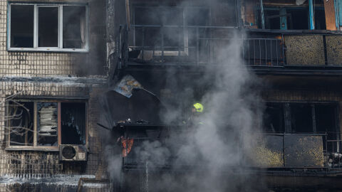 Войната в Украйна: Въздушни удари на фона на дипломатически усилия за мир