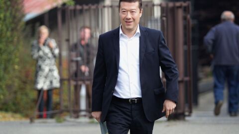 Новият председател на чешкия парламент премахна украинския флаг