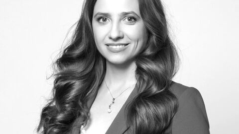 Да замениш токчетата с бронежилетка: Цветана Балабанова от bTV е номинирана за „Жена на годината“