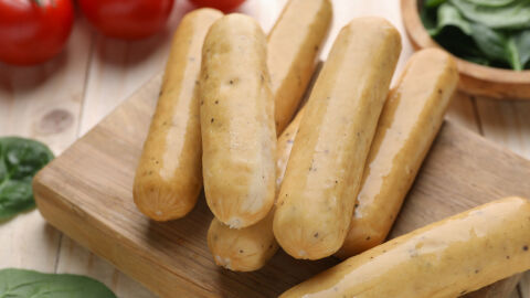 Краят на веган наденичките: ЕС иска да забрани при веган продуктите да се ползват имена на меса