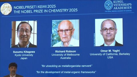 Нобел за химия: Отличието е за трима учени, открили „молекулярната архитектура“