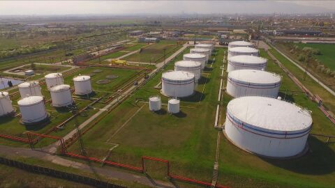 Управление срещу опозиция за „Лукойл“: Депутатите гласуват ДАНС да има решаваща дума при продажбата