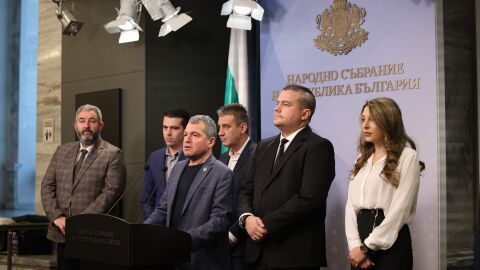 6 г. затвор за журналисти и граждани, ако разпространяват лична информация - проектозаконът беше изтеглен