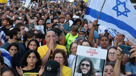 „Хамас“ започна да освобождава пленените