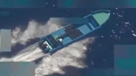 САЩ разширяват военната си кампания: Удариха лодка в Тихия океан, двама са убити