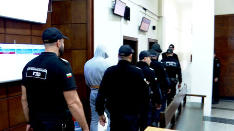 Делото срещу двамата казанлъшки полицаи, обвинени в умишлено убийство, ще бъде върнато на прокуратурата