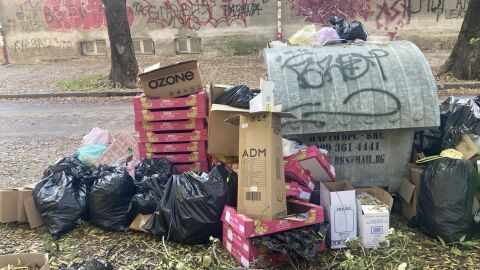 Кризисната организация по събиране на боклука в два района в София остава