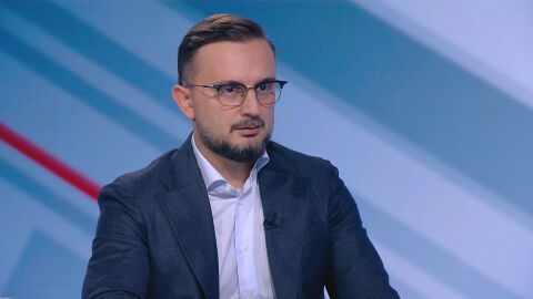 Явор Пенчев: Минималните заплати на младите лекари и сестрите се гарантират със закон