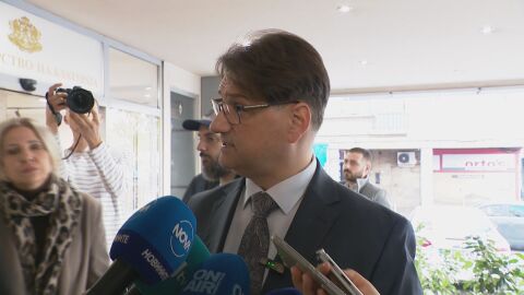 След обвиненията: Каква е позицията на Мариан Бачев за наема на театралната школа?