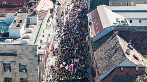 Походът на студентите: Нов протестен марш в навечерието на трагедията в Нови Сад