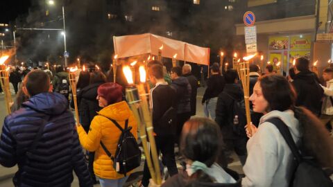 Факелно шествие за Деня на народните будители се проведе в София