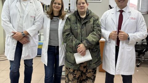 „Сега отново виждам и мога да се грижа за моето дете“: Спасиха зрението на самотна майка