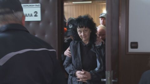 Снимка: В ареста остава началничката на клиника в болница „Свети Георги“, задържана за източване на НЗОК в големи размери
