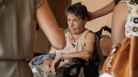 Снимка: Почина 87-годишната жена, запалила вълната от протести в Испания