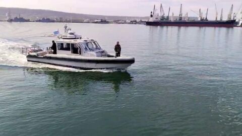 Снимка: Съдбата на 9 сирийски моряци остава неизвестна след потъването на поразения от дрон кораб край България