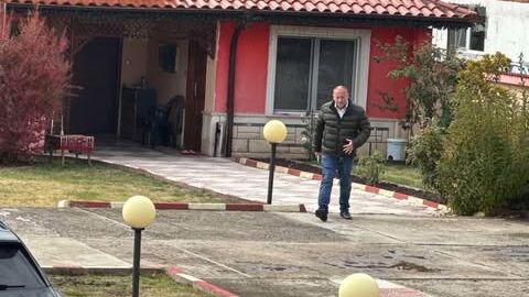 Снимка: Бившият депутат от ДПС Илия Илиев е задържан при акцията на ГДБОП в Костинброд (СНИМКИ)