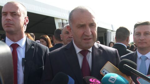 Снимка: Извършва се химически анализ за типа на взривното устройство, заяви премиерът Румен Радев