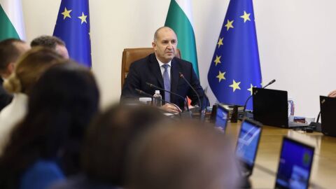 Снимка: Румен Радев: Пеевски и Борисов губят контрол върху финансовите потоци, схемите започват да се разплитат