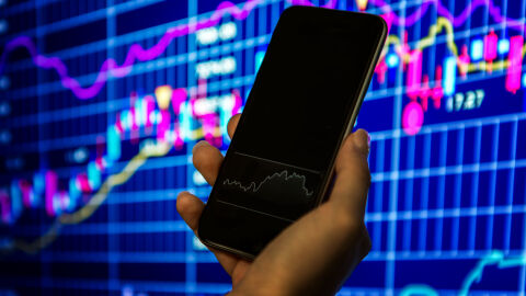 Снимка: След борсовия скандал в Турция: Близо 456 000 инвеститори ще могат да получат обратно част от парите си
