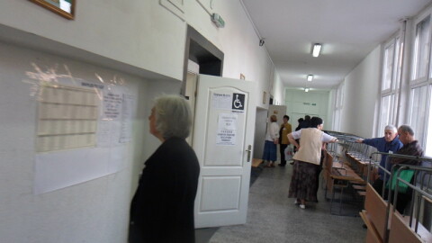 Хаос в секция в Кърджалийско: Председател изчезна, комисията започна работа без него