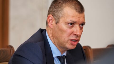 Депутатите приеха оставката на Антон Славчев