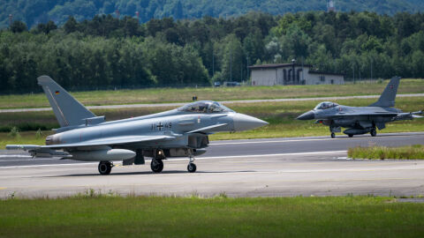 Турция засили усилията си за придобиване на изтребители Eurofighter и F-35