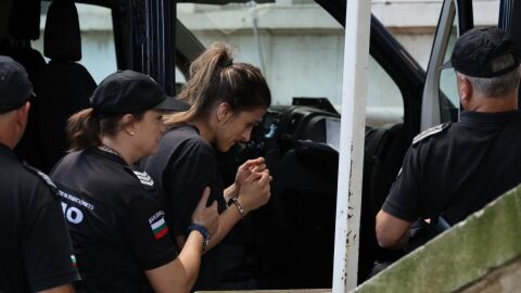 Снимка: Жената, обвинена за убийството на бебе във Варна, остава в ареста. Твърди, че е паднало от кошарата си