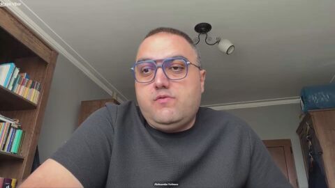 Снимка: Камерите в училищните тоалетни: Говори директорът, освободен след скандала, но отново назначен