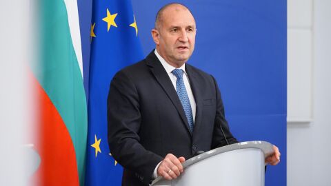 Снимка: Радев свиква срещи за цените на горивата и Съвета по сигурността към МС