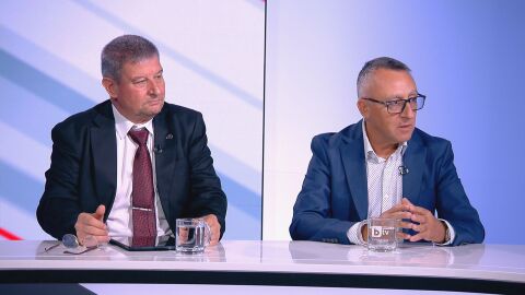 Снимка: Диян Стаматов и Юлиян Петров: Един учебник по предмет за всички ученици няма да реши проблемите в образованието