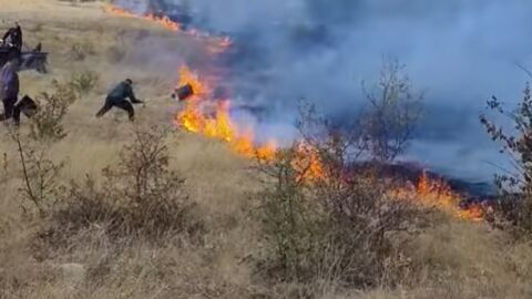 Снимка: Избухна пожар под полигона край Сливница (ВИДЕО)